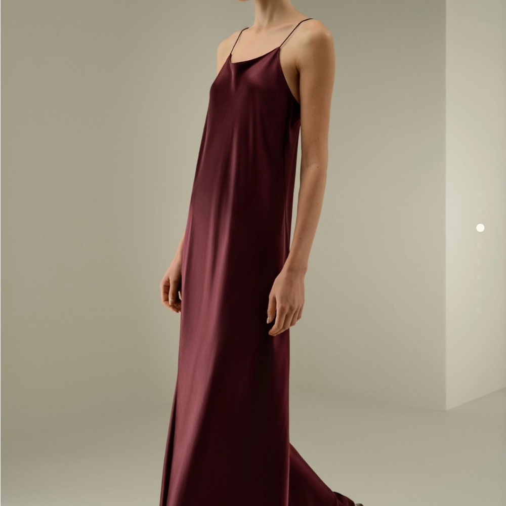 Chic Satin Maxi Dress in Deep Burgundy - Picture 3 of 8